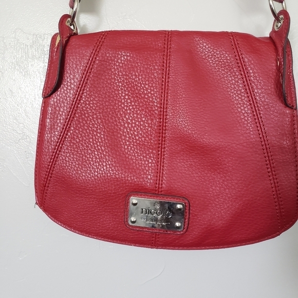 Nicole Miller Red Crossbody Bag Purse Flap Pocket Magnet Closure - Picture 1 of 10